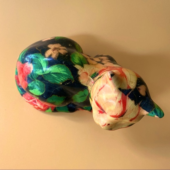 Sleeping Cat | Home Décor - Picture 2 of 9